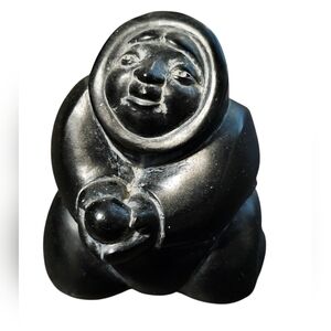 ✨️5 For $5 Item✨️Small Boma Inuit Kneeling Woman